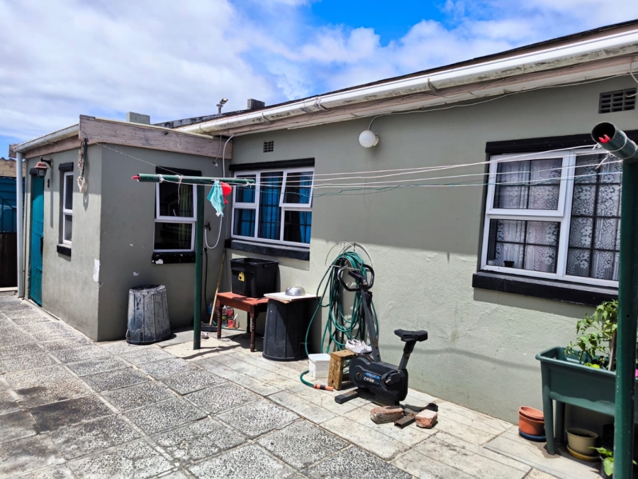 3 Bedroom Property for Sale in Lavender Hill Western Cape